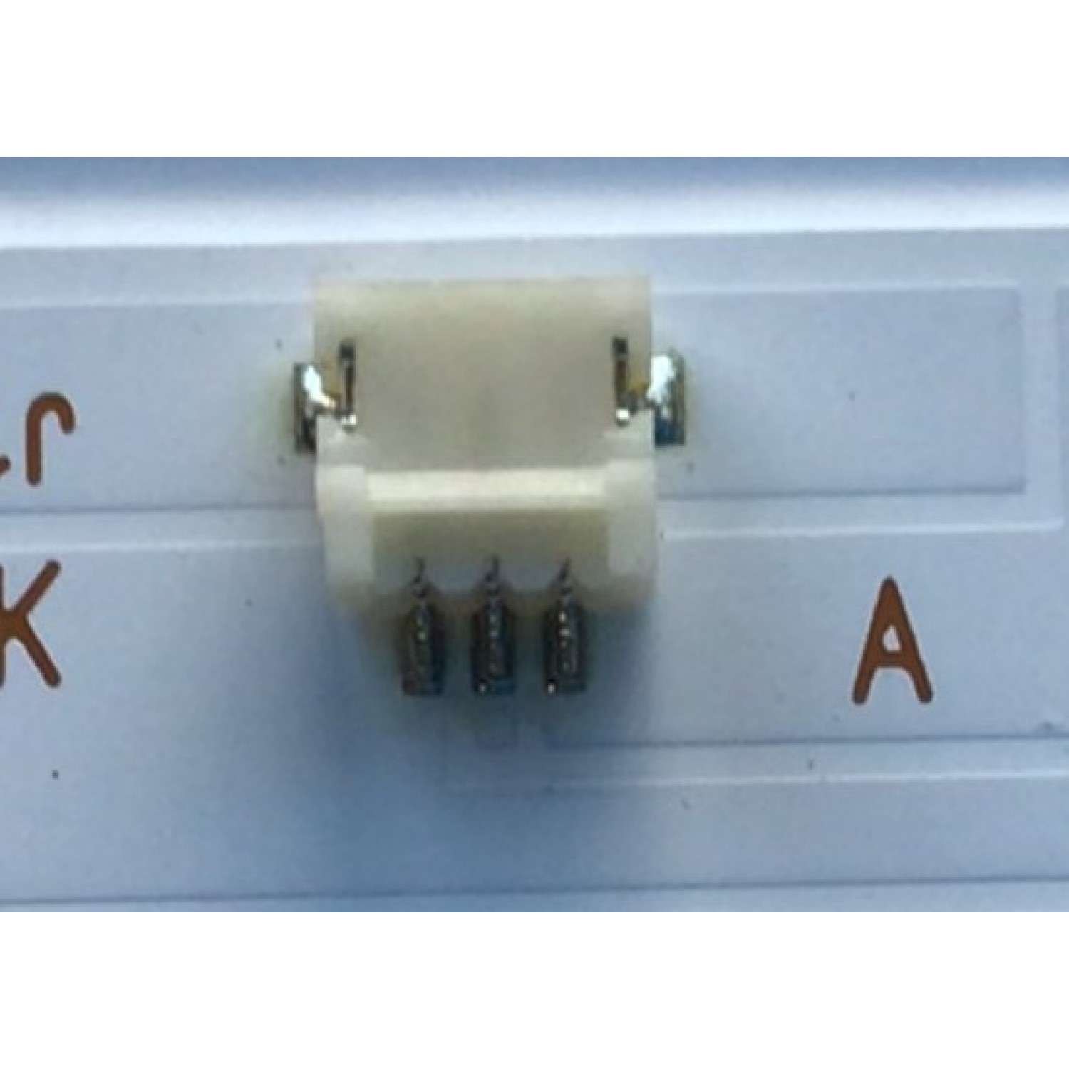KIT DE LED'S PARA TV INSIGNIA ((2 PIEZAS)) / NUMERO DE PARTE LED32D06-ZC22AG-05D / 30332006003D / 30332006003E / 32000M10 / 210517AF1 / PANEL PT320CT01-1 / MODELO NS-32F202NA22 - Imagen 4
